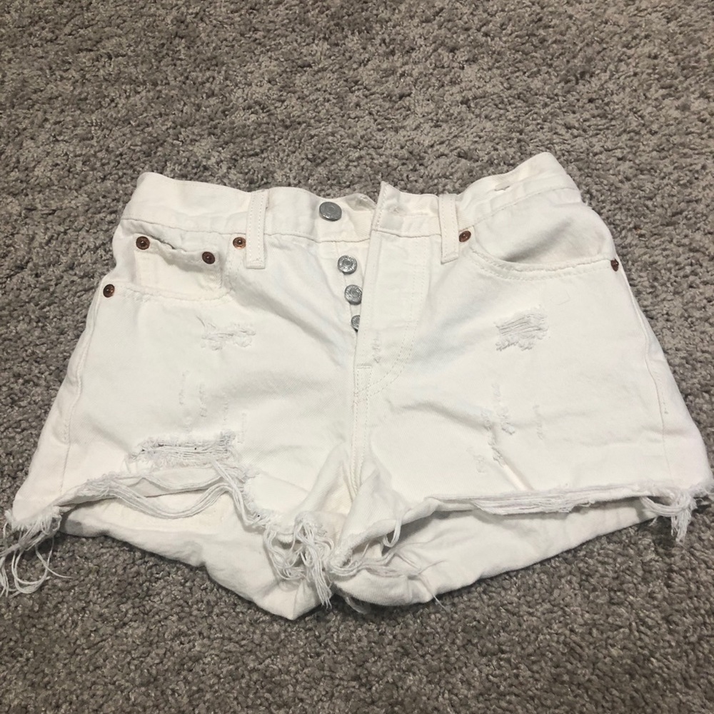 Levi jean shorts - Picture 2 of 4